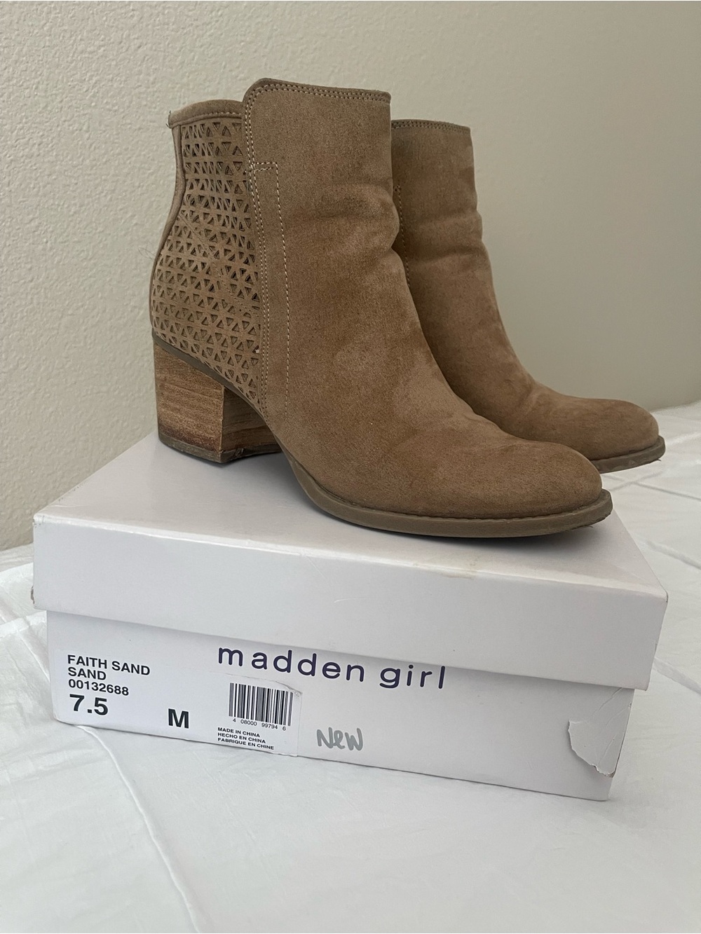 Madden Girl Booties 7.5 Faith Sand
